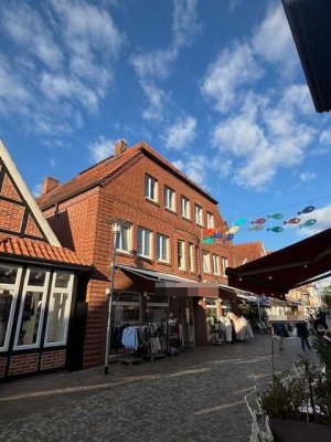 Moderne 2-Zimmer-Wohnung in der Fußgängerzone von Plön zu vermieten!