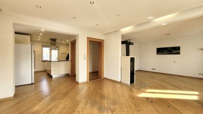 Sonnige Doppelhaushälfte mit viel Potenzial in guter Wohnlage