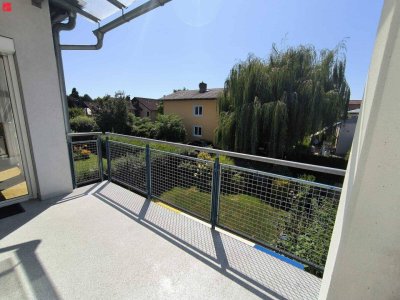 Ihr Zuhause zum Wohlfühlen - Sonniger Balkon, helle Räume & Carport