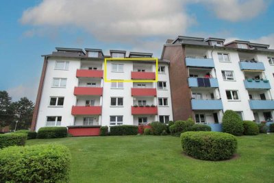 Gepflegte 3-Zimmer-Wohnung mit Balkon, Einbauküche, PKW-Stellplatz und Kellerraum