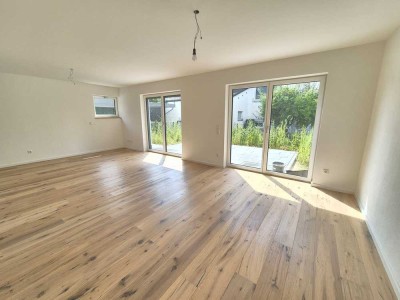 Neubau-Erstbezug! Exklusiv ausgestattete Doppelhaushälfte in Moosburg
