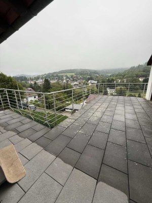 Großzügige 4-Zimmer-Wohnung mit herrlichem Naturblick !