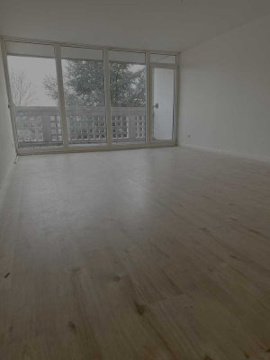 Helle 2-Zimmer-Maisonette-Wohnung mit Balkon in attraktiver Lage