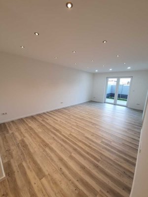 Neubau: 2-Zimmer-EG-Wohnung mit 2 Balkonen und kleinem Gartenstück in Osthofen