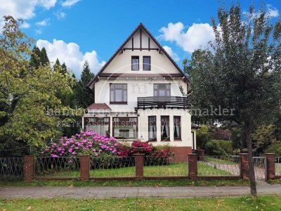 Elegante 4-Zi.-Altbauwohnung mit Veranda, Pavillon und Gartenparadies