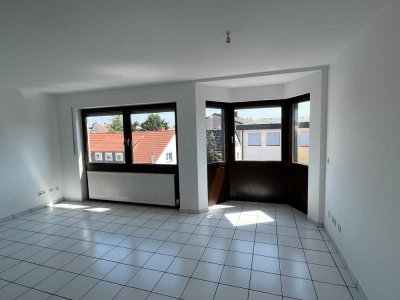 Sprendlingen - Licht durchflutete 1 Zimmer Wohnung in zentraler Lage