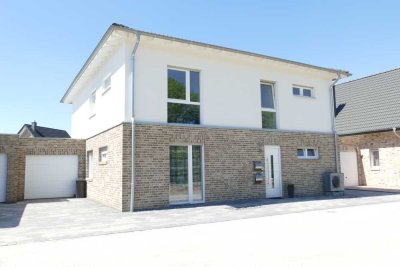 Moderne Wohnung - 105 m² (OG) Wohnung in 2 Fam. Haus - zentrale Lage Weeze