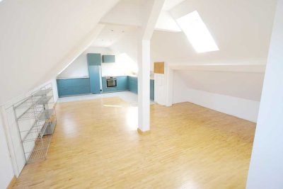 *VIEL CHARME & WUNDERBARE AUSSICHT*4-ZIMMER-DG-MAISONETTE *MODERNISIERTER ALTBAU*