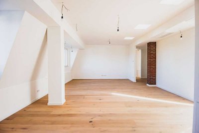 Urbaner Luxus im Akazienkiez: Lichtdurchflutetes Penthouse mit Terrasse