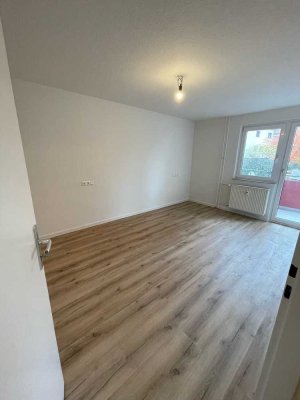 ✨Frisch renovierte 2-Zimmer Wohnung im 3. OG mit Balkon in Pforzheim Innenstadt✨