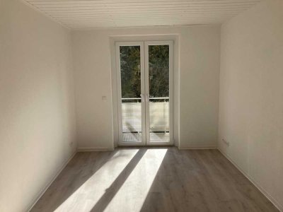 Sanierte 2-Raumwohnung mit Balkon und Fussbodenheizung in  HOT