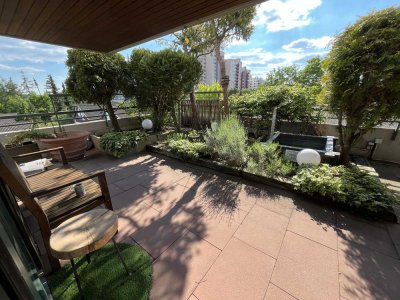 Schöne, große, helle Penthouse–Wohnung mit großer Terrasse und Kamin