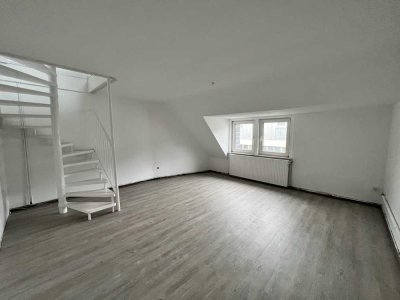 Sanierte 3 ZKB- Maisonette-Wohnung im DG, Bahnhofstraße 21, 57072 Siegen