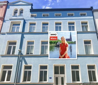 2-Zi Wohnung mit Wohnküche und Badewanne, Blick und Nutzung eines schönen Gartens