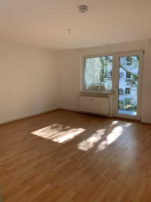 Zentrale 3-Raum-Wohnung mit Balkon und Einbauküche in Frankfurt am Main