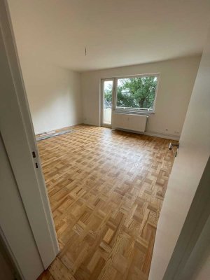 "Erstbezug" nach Sanierung: Sonnige 3-Zimmer-Wohnung mit Einbauküche und Balkon