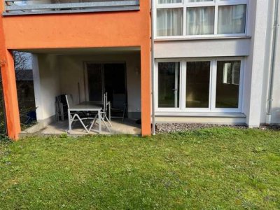 Stilvolle helle 2-Zimmer-Wohnung mit Terrasse, Garten und EBK in Wernau