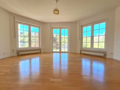 Freundliche 2-Zimmer-Wohnung mit kleiner Terrasse in Schlangenbad (Südlage)