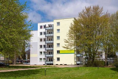 Geräumige 2,5-Zimmerwohnung im Erdgeschoss zu vermieten.