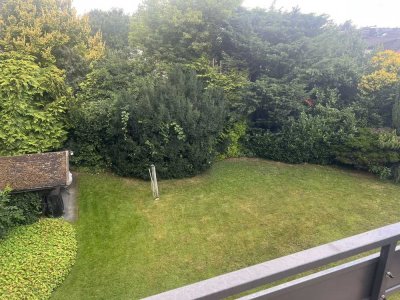 Besonders geschnittene 4-Zimmer-Wohnung mit Blick in den Garten