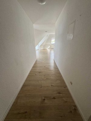 2-Zimmer-Dachgeschosswohnung mit gehobener Innenausstattung in Bad Schönborn