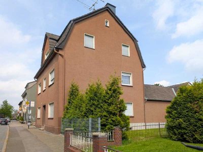 Sanierungsobjekt mit Weitblick! 3-Fam.-Haus auf großem Grundstück in entwicklungsstarker Lage