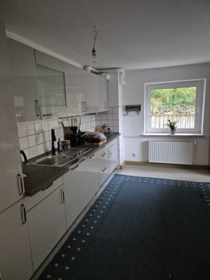 3-Zimmer-Wohnung 118 m², renoviert, EBK, Bad, Flur, Lenglern/Göttingen