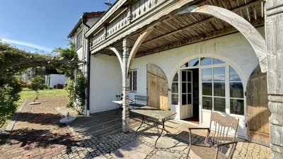 Zauberhafte Landhausvilla mit Künstlerwerkstatt und herrlichen Alpenpanoramablick, Nähe Waginger See