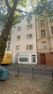 Charmante, möblierte 2-Raumwohnung mit Gemeinschaftsgarten und Büro-/Ladeneinheit im Agnesviertels