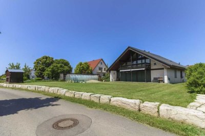 Ihr neues Zuhause mit Urlaubsfeeling: Freistehendes Einfamilienhaus mit Pool in Paulushofen