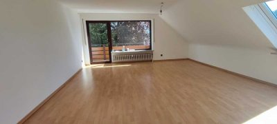 Moderne 2-Zimmer-Wohnung mit Balkon in ruhiger Lage am Waldrand von N-Weiherhaus