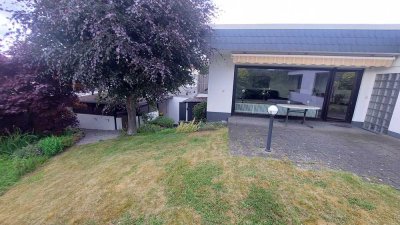 Bungalow in Sankt Augustin mit Garten und Garage