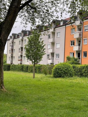Geschmackvolle 3-Raum-Wohnung mit Balkon und EBK in Erding