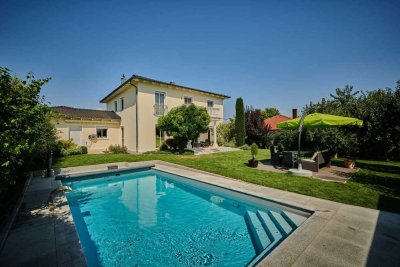 Familienfreundliches, hochwertiges EFH in ruhiger Lage mit Pool, Sauna & traumhaftem Garten