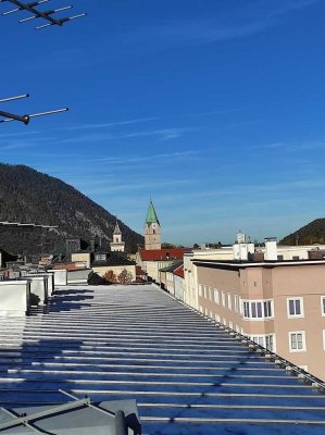 Individuelle, helle 3-Zimmer-Altbau-Wohnung mit großer Dachterrasse in Bad Reichenhall