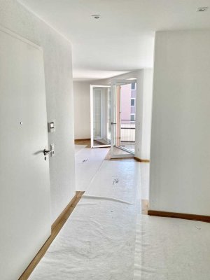 Traumhafte, helle Wohnung in moderner Wohnanlage (Baujahr 2022) mit sonnigem Balkon