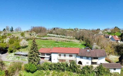 Familienidyll auf dem Land – Geräumiges Haus mit weitläufiger Grünanlage