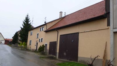 Wohnhaus mit 6 Zimmern auf 2 Etagen mit Garten zu vermieten