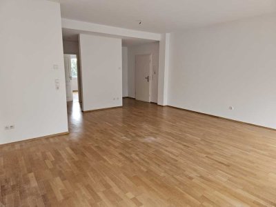 Exklusive 3-Zimmer-Wohnung mit gehobener Innenausstattung und großem Balkon in Brühl, 2 OG