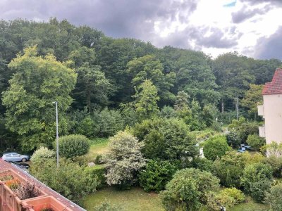 OBERURSEL: Gemütliche 3,5 Zi.-Maisonette-Wohnung in wunderschöner Waldrandlage!
