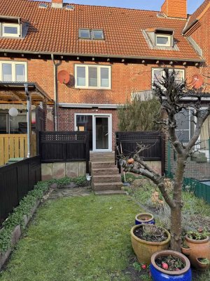Reihenmittelhaus mit eigenem Garten u. sonniger Terrasse in Kiel Elmschenhagen-Nord