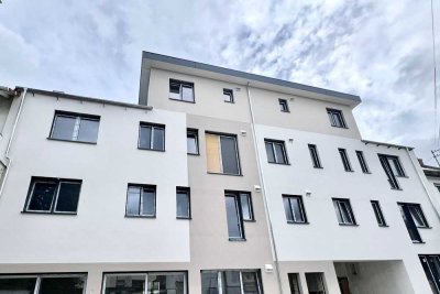 Neue, exklusive Penthouse-Wohnung mit großer Terrasse FFM