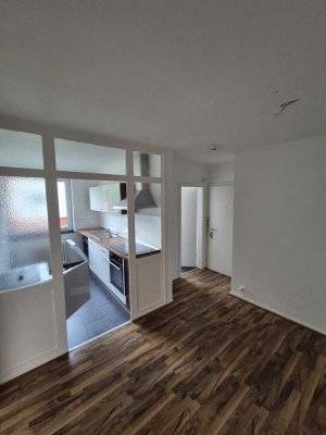 Top 2-Zi-Whg. mit Balkon und EBK