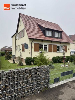 Charmantes Haus mit großem Grundstück