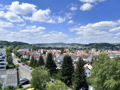 Toller Ausblick! Interessante 2,5 Zimmer-Wohnung mit sonnigen Balkon!