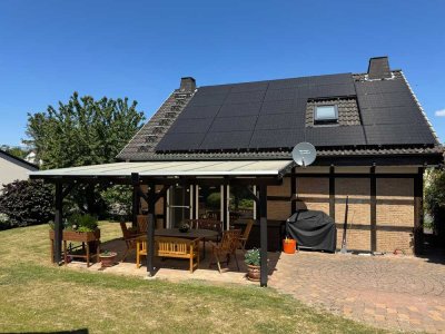 Top gepflegtes Fachwerkhaus mit Doppelgarage und Garten