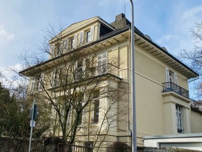 Altbau: Stilvolle 5-Zimmer-EG-Wohnung mit Terrasse in Wiesbaden-Bierstadt