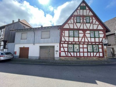 DIETZ: Bauernhaus (Kulturdenkmal) mit 5 Wohneinheiten in zentraler Lage von Schaafheim