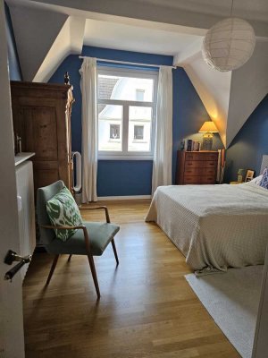Geschmackvolle 2-Zimmer-Altbau Wohnung mit luxuriöser Innenausstattung