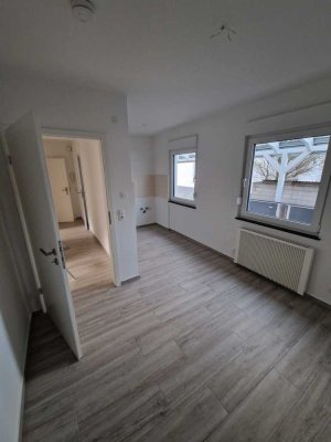 Sanierte 2 - Zimmer - Erdgeschoss-Wohnung